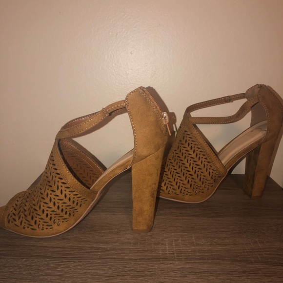 DSW Caramel Suede Heels - Picture 3 of 6